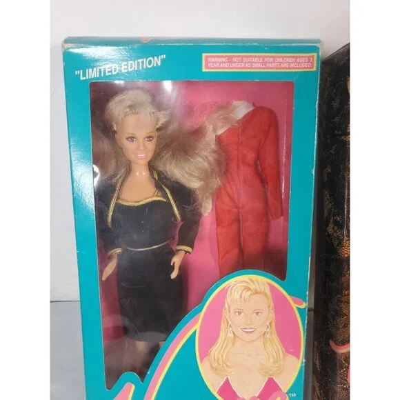 (2) Vanna White Limited Edition Spain Doll & Doll Black & Gold Dress Vintage - Picture 4 of 14